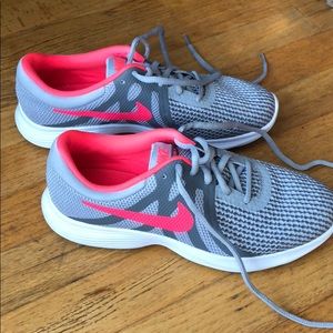 Nike Sneakers Gray and Pink